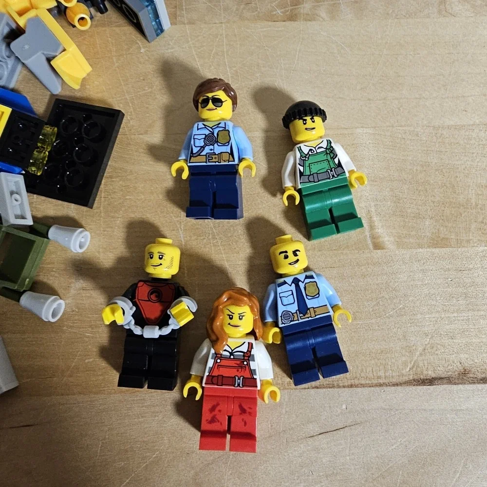 5x Lego Minifigures W/ Random Lego Parts Read Description